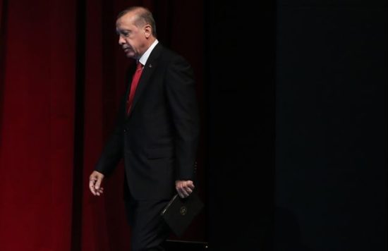 “Μόνος και άμοιρος” ο Ερντογάν στον πόλεμο της Συρίας