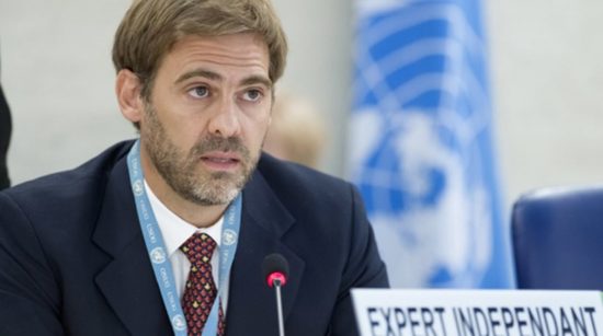 OHE: Το δημοσιονομικό «πνίξιμο» της Ελλάδας οδηγεί σε καταπάτηση ανθρωπίνων δικαιωμάτων