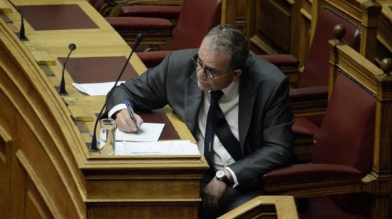 Αποσύρθηκε μετά από αντιδράσεις η τροπολογία για τις προσλήψεις υπαλλήλων