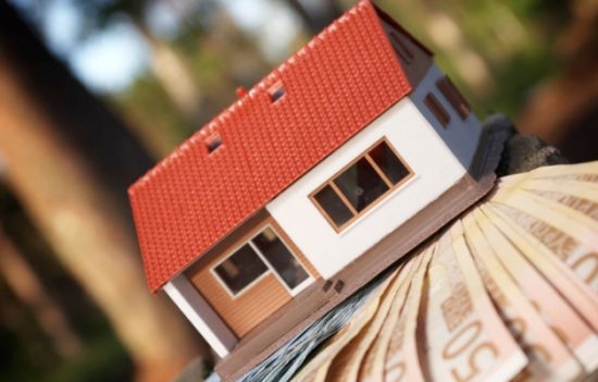 ΓΓΔΕ: Ξεκινά πλειστηριασμούς 30 ακινήτων για χρέη προς το Δημόσιο