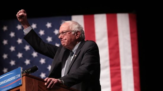 Σάντερς: Η Χίλαρι, και όχι ο Τραμπ, πρέπει να γίνει Πρόεδρος των ΗΠΑ