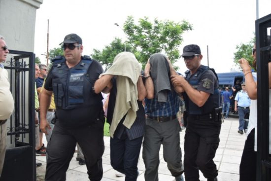 Κρατούμενοι στην Καβάλα οι «8» – Μηδενικές οι πιθανότητες ασύλου