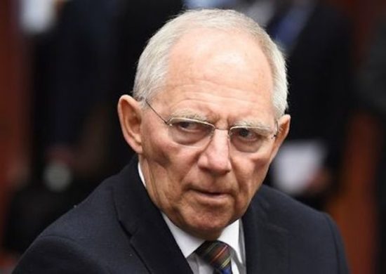 Spiegel: Δύο μέτρα και δύο σταθμά για Ισπανία και Ελλάδα από τον Σόιμπλε