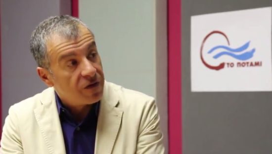 Στ. Θεοδωράκης: Οι τηλεοπτικές άδειες είναι μια αστεία ιστορία που εξελίσσεται σε φάρσα