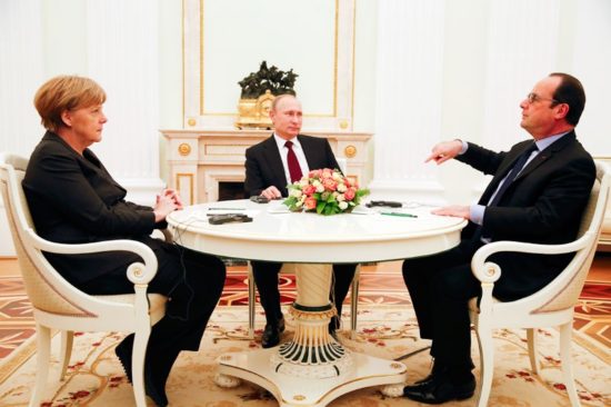 Πολιτική λύση για την Ουκρανία αναζητούν Πούτιν – Μέρκελ – Ολάντ