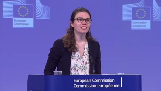 Κομισιόν: Η επιστολή Ετινγκερ συνδέεται με την ανεξαρτησία του ΕΣΡ, όχι με το διαγωνισμό για τις άδειες