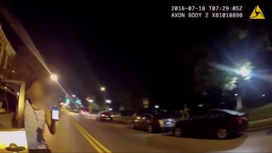 Κυνηγούσαν pokemon με το SUV και έπεσαν πάνω σε περιπολικό! (ΒΙΝΤΕΟ)