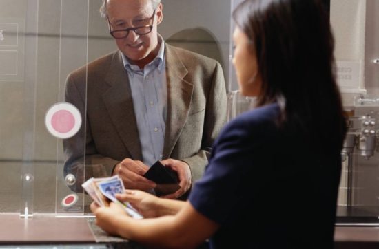 Ψαλιδισμένες οι επικουρικές και τα εφάπαξ τον Ιούλιο – Αύγουστο