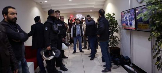 Ανακαλούνται οι άδειες όλων των τουρκικών ΜΜΕ που υποστηρίζουν τον Γκιουλέν