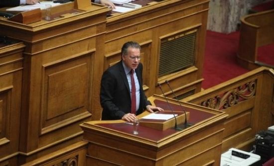 Κουμουτσάκος: Η επιστολή – κόλαφος της Κομισιόν αποκαλύπτει το σχέδιό της Κυβέρνησης