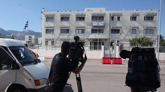 Στο Αστυνομικό Τμήμα του Ολυμπιακού Χωριού μεταφέρθηκαν οι 8 Τούρκοι στρατιωτικοί