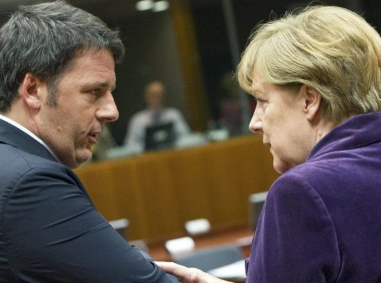 Στήριξη Μέρκελ σε Ρέντσι υπό το φόβο πολιτικής αναταραχής στην Ιταλία