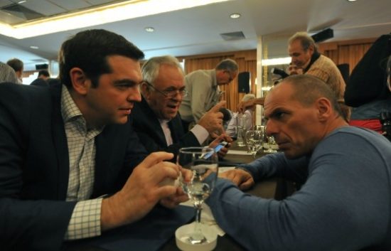 «Πόλεμος» Μαξίμου – Βαρουφάκη με αφορμή την επέτειο του «Όχι»