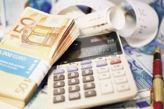 Αφορολόγητο μόνο με πλαστικό χρήμα – Φόρος-“χαράτσι” στις… αποταμιεύσεις