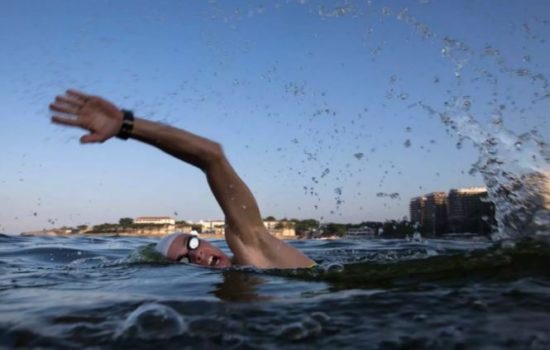 Δείτε τι βρήκαν τυχαία στα νερά του Ρίο – Σκοτώνει τα πάντα στο πέρασμά του