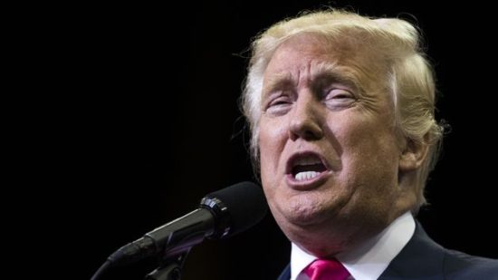 Xάνει έδαφος σε πολιτείες-κλειδί ο Τραμπ, σύμφωνα με τα νέα γκάλοπ