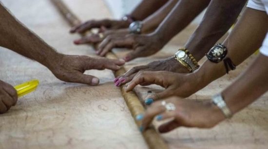 Έφτιαξαν πούρο 90 μέτρων για τα 90στά γενέθλια του Φιντέλ Κάστρο