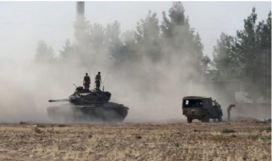 Τουρκικά άρματα μάχης εισέβαλαν στη Συρία