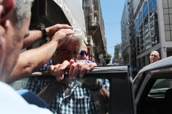 Δικαστές Πειραιά: «Ο 77χρονος δεν βοήθησε τους ναυαγούς, αλλά διευκόλυνε τη διαφυγή του»