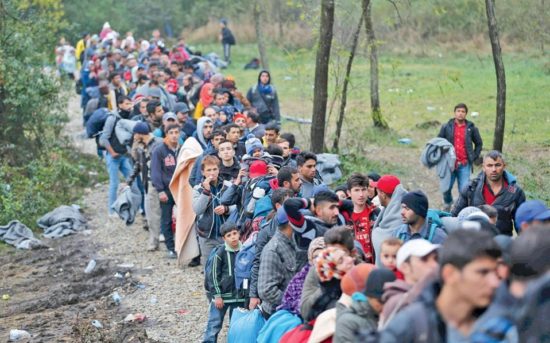 Αυξάνονται οι Ευρωπαίοι που ζητούν καθολικό κλείσιμο των συνόρων για τους πρόσφυγες