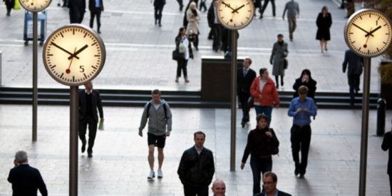 Αντιμετώπιση της «μαύρης εργασίας» με μείωση προστίμων και «λουκέτα» σχεδιάζει η κυβέρνηση