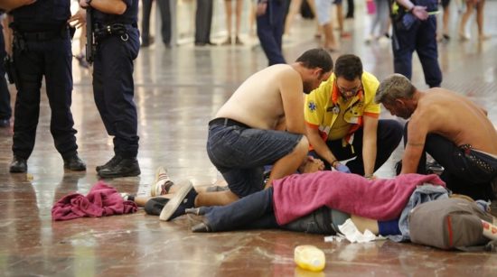 Επίθεση στο μετρό της Βαρκελώνης από δύο άνδρες με μαχαίρια