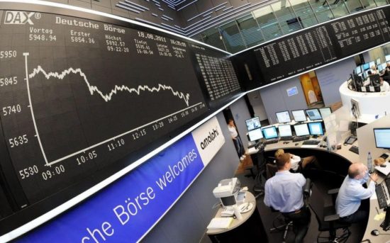 Θετική αντίδραση από τις ευρωαγορές μετά την απόφαση της BoE