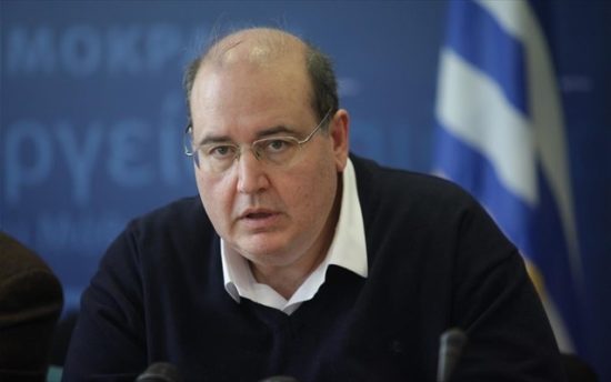 Φίλης: Επαναφέρει στη διοίκηση των Πανεπιστημίων τους φοιτητές