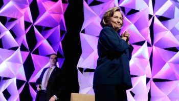 Χίλαρι: Είναι τρομερό που ο Τραμπ προτιμάει τον Πούτιν από τον Oμπάμα