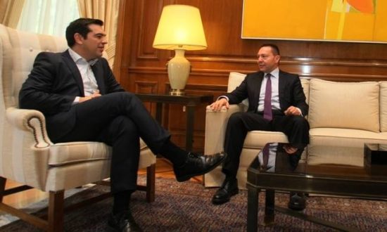«Ανακωχή» κήρυξαν Τσίπρας – Στουρνάρας μετά τη συνάντηση στο Μαξίμου