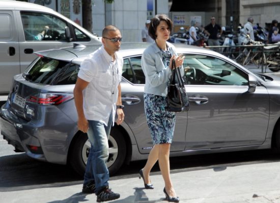 Βελκουλέσκου προς κοινωνικούς εταίρους: Να επανεξεταστούν ακατάσχετο και «πάγωμα» οφειλών