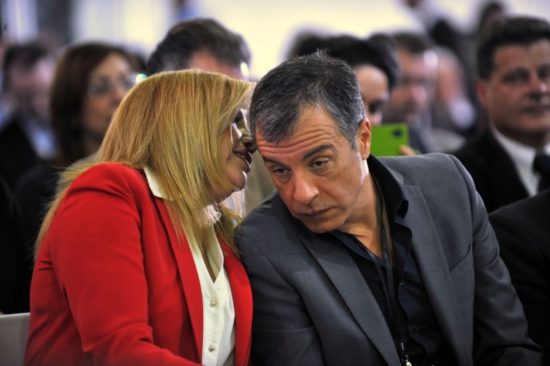 ΠΑΣΟΚ – Ποτάμι: Με εντάσεις και συγκρούσεις τα… προεόρτια του «γάμου»