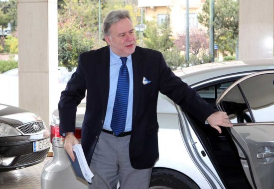 Σε φαύλο κύκλο χρεών τα ταμεία παρά το «μαχαίρι» στις συντάξεις