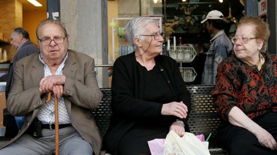 Τετραπλό «ψαλίδι» για 650.000 συνταξιούχους από Οκτώβρη – Οι μεγάλοι χαμένοι