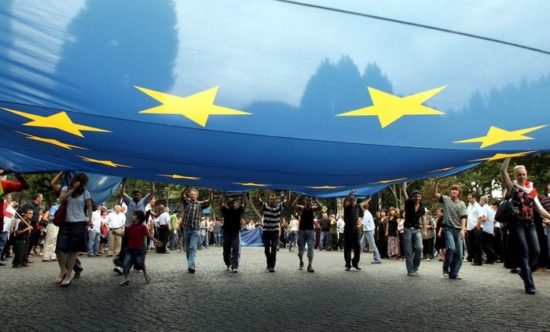 Μέτρια ανάπτυξη στην Ευρωζώνη «βλέπουν» για τα επόμενα τρίμηνα τα Ifo, Insee και Istat