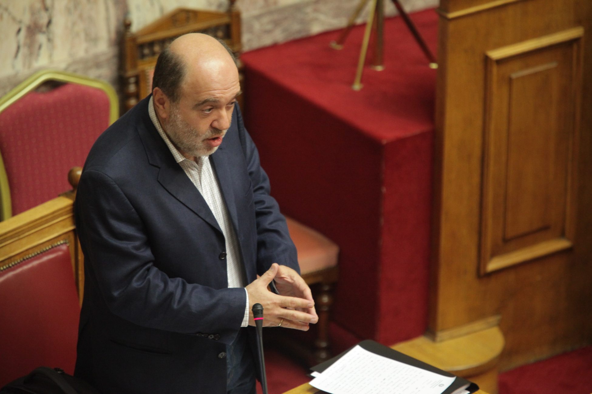 Ένταση στη Βουλή μεταξύ Αλεξιάδη και Λοβέρδου: «Δεν υπάρχει έκρηξη των ληξιπρόθεσμων οφειλών» – «Η κοινωνία ματώνει και εσείς χαίρεστε»