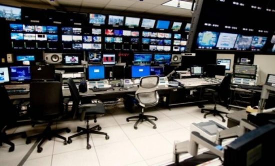 Με τροπολογία ξαναφέρνει το νόμο για τα κανάλια η κυβέρνηση