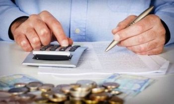 Νέο άγριο ψαλίδι σε εισοδήματα και συντάξεις απ’ τη νέα χρονιά
