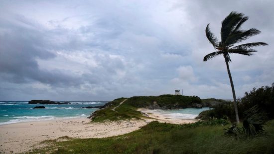 Στις Βερμούδες κατευθύνεται ο τυφώνας Νικόλ
