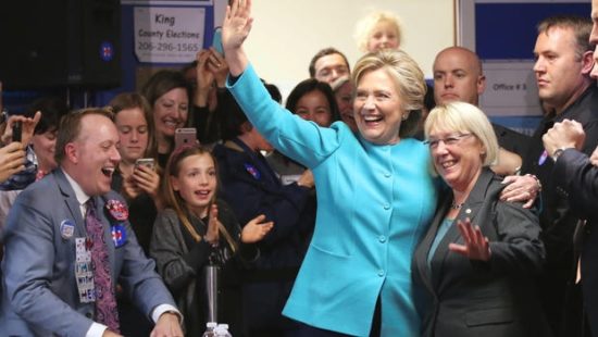 Εκκενώθηκε το προεκλογικό γραφείο της Κλίντον μετά τον εντοπισμό ύποπτης σκόνης