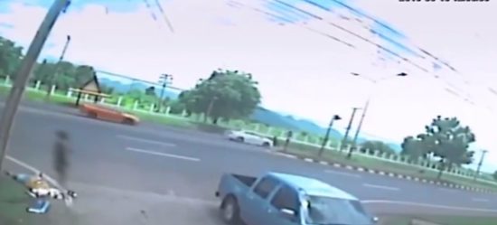 Δείτε τη στιγμή που η ψυχή μιας γυναίκας αφήνει το σώμα μετά από τροχαίο