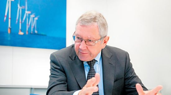 Κλάους Ρέγκλινγκ στο Πρώτο Θέμα: «Υπάρχει ήδη οδικός χάρτης για το χρέος»