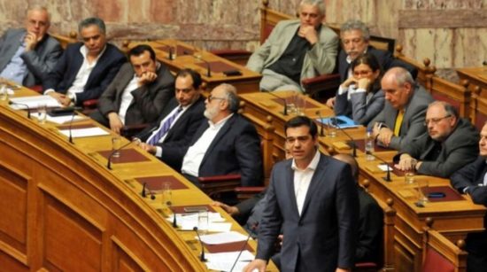 Τηλεοπτικές άδειες: Αβεβαιότητα στην κυβέρνηση μετά την εμπλοκή του ΣτΕ