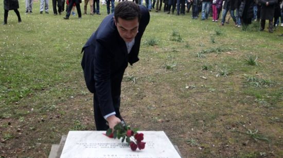 ΜΑΤ, ένταση, αλλά και επευφημίες για τον Τσίπρα στην Καισαριανή