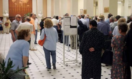 ΟΑΕΕ: Έκρηξη στις αιτήσεις για συνταξιοδότηση – Εκκρεμούν 25.000