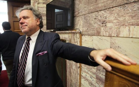 Σωρεία λαθών στις επιστολές Κατρούγκαλου ταλαιπωρεί τους συνταξιούχους