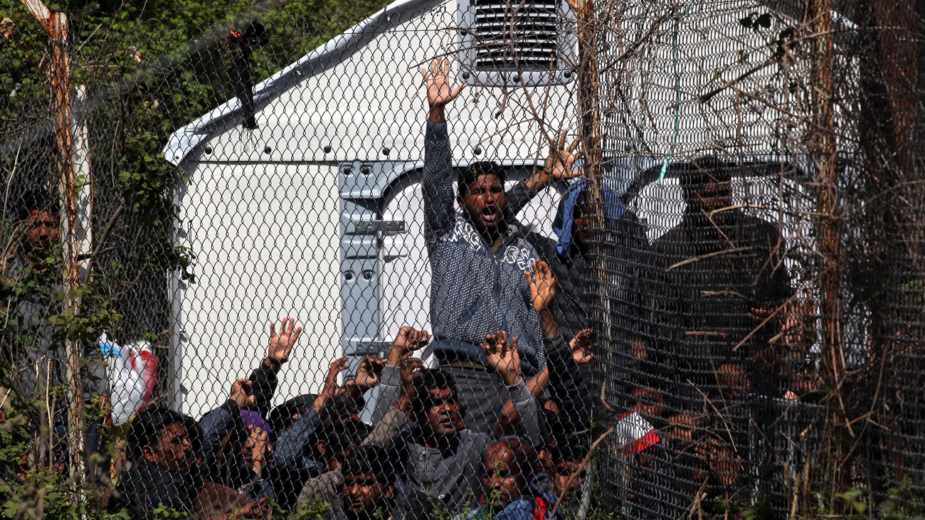 Με περιοριστικούς όρους τη γλίτωσαν οι βιαστές του 16χρονου στη Μόρια