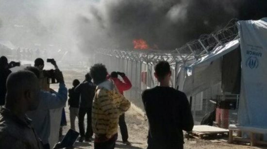 Πνίγηκε στις φλόγες η Μόρια – Νέα εξέγερση από μετανάστες
