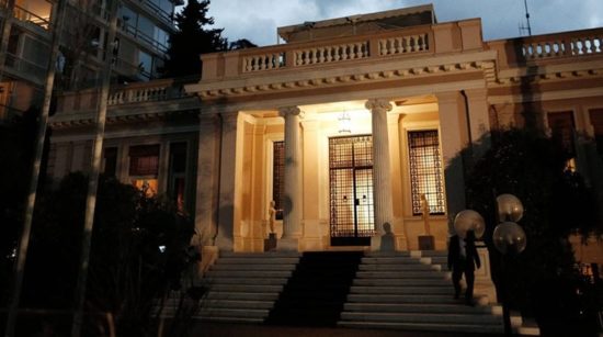 Μαξίμου: Επίθεση στο ΣτΕ – Βεβαίωση λειτουργίας για τους τηλεοπτικούς σταθμούς με 7εκατ. ευρώ κάθε χρόνο