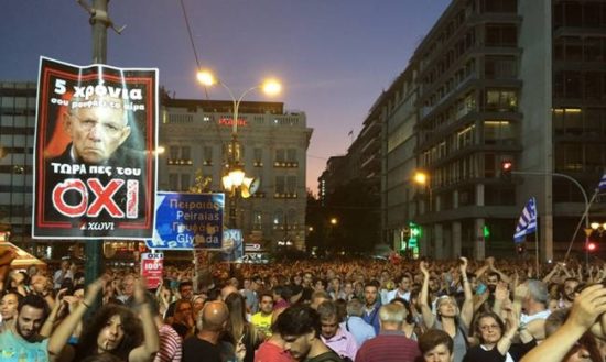Süddeutsche Zeitung: Άμεση δημοκρατία – Οι Έλληνες ψήφισαν όχι στη λιτότητα και τελικά βιώνουν πρόγραμμα χωρίς πρηγούμενο